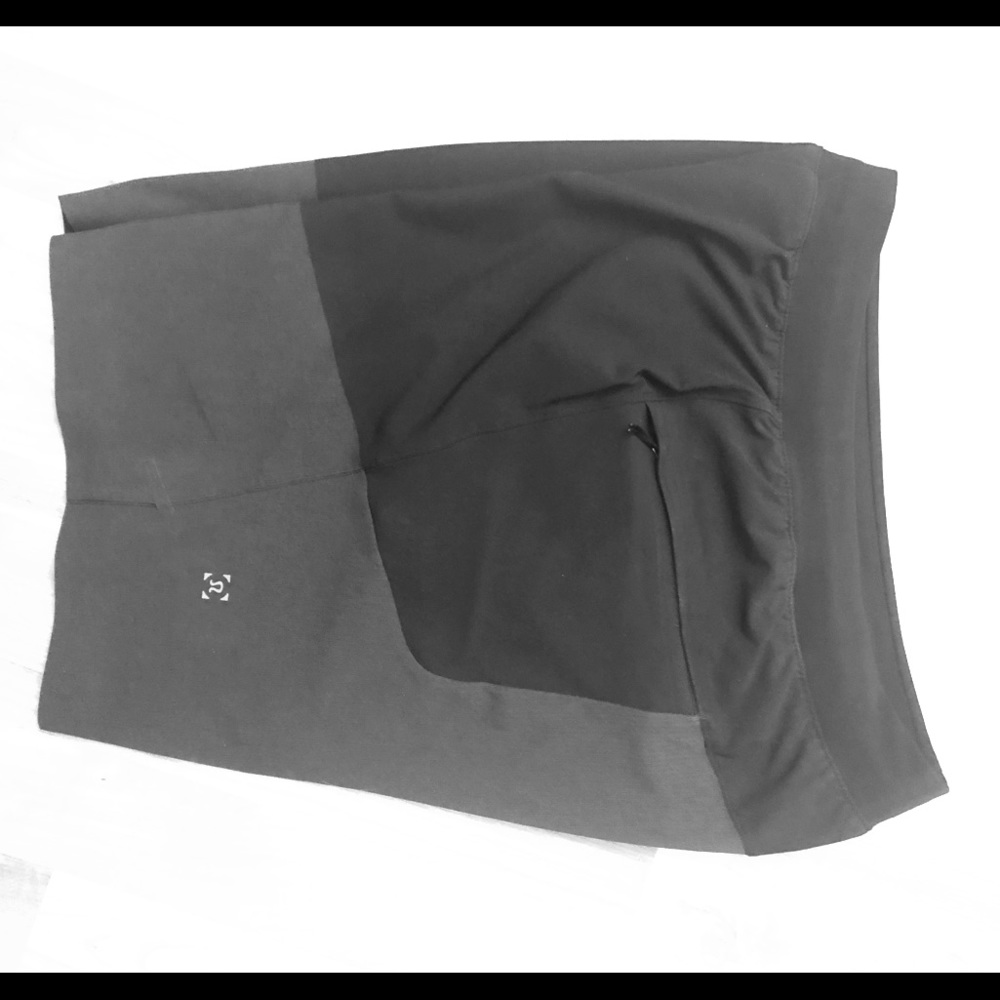 Lululemon black swim trunks size S